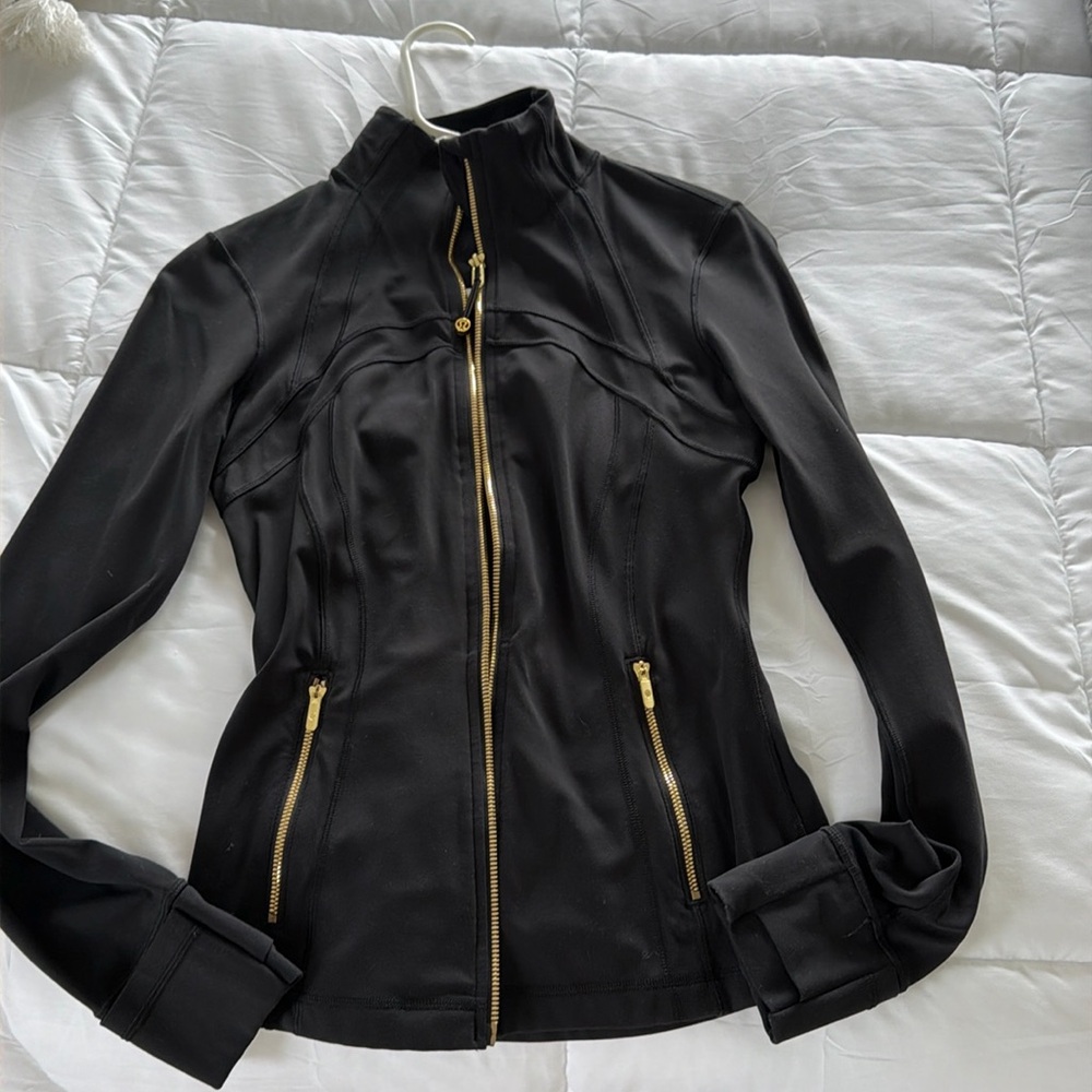 Lululemon Black Full Zip Jacket Gold Zippers Size 6